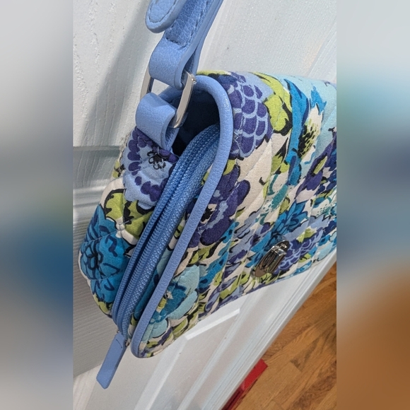 NWOT Vera Bradley Turn lock Crossbody - Picture 4 of 16